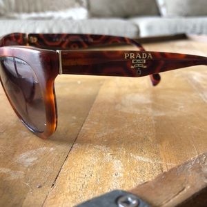 Amazing Prada sunglasses 😎